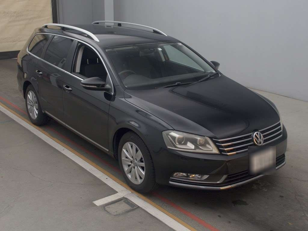 2012 Volkswagen Passat Variant 3CCAX[2]