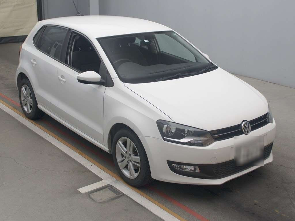 2014 Volkswagen Polo 6RCBZ[2]