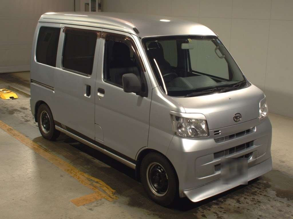 2014 Daihatsu Hijet Cargo S331V[2]