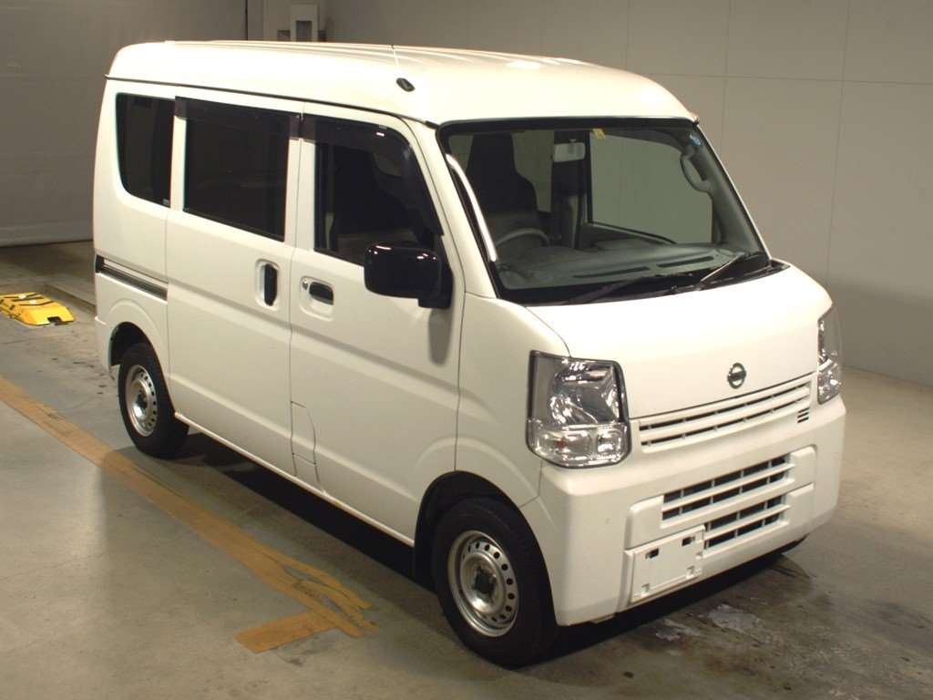 2022 Nissan NV100 Clipper DR17V[2]