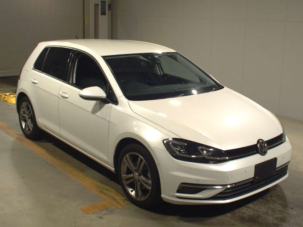 2019 Volkswagen Golf AUCPT[2]