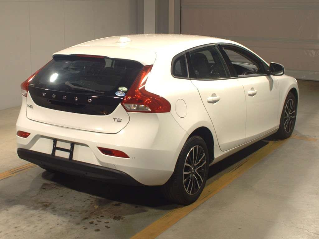 2017 Volvo V40 MB4154T[1]