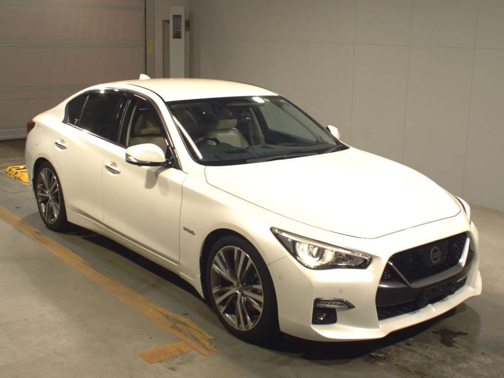 2019 Nissan Skyline HV37[2]