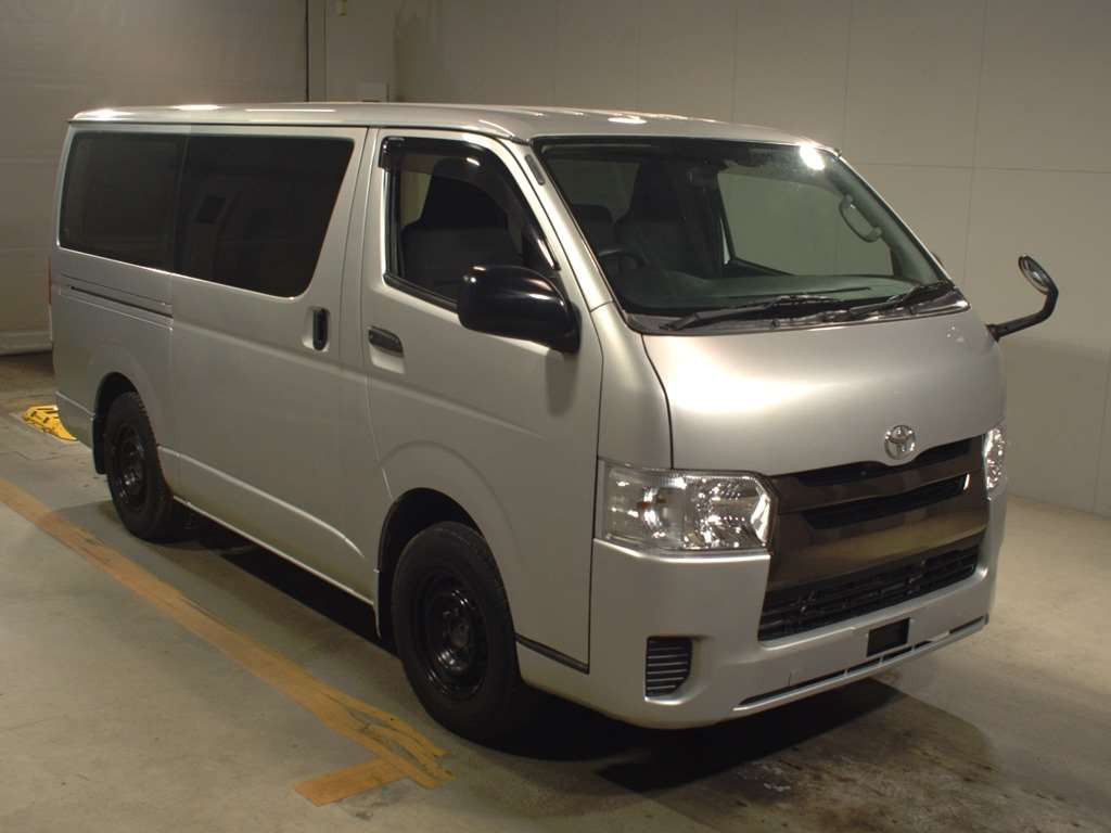 2017 Toyota Hiace Van KDH201V[2]