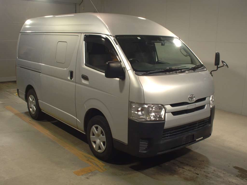 2018 Toyota Hiace Van GDH206K[2]