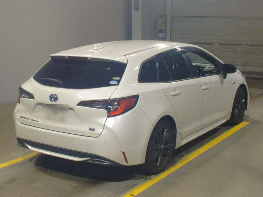 2019 Toyota Corolla Touring Wagon ZWE211W[1]