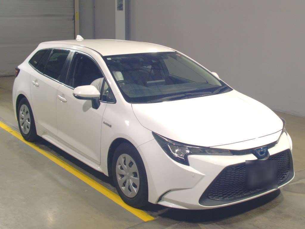 2019 Toyota Corolla Touring Wagon ZWE211W[2]