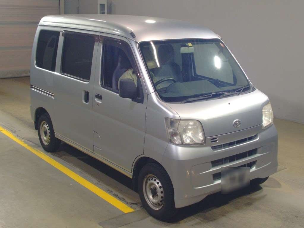 2016 Daihatsu Hijet Cargo S321V[2]