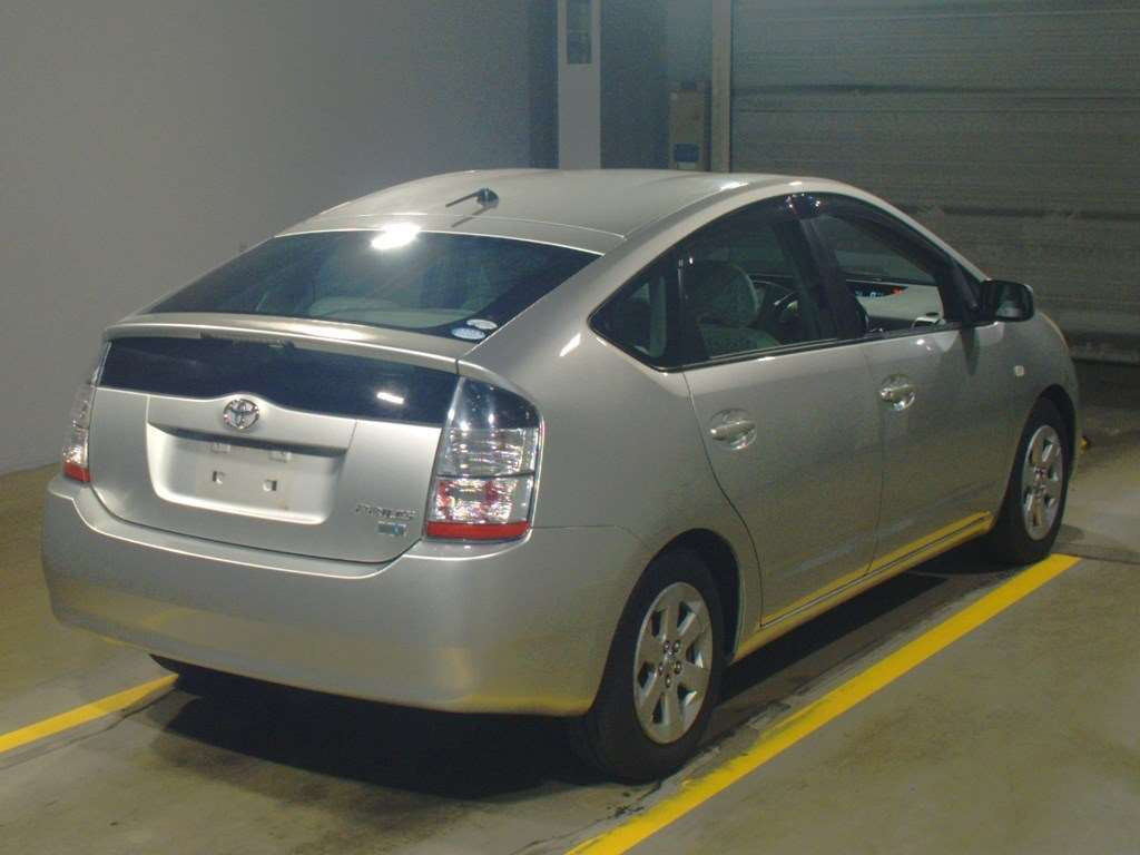 2005 Toyota Prius NHW20[1]