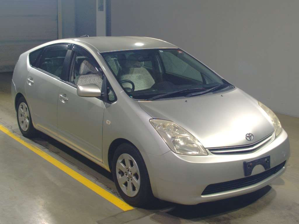 2005 Toyota Prius NHW20[2]