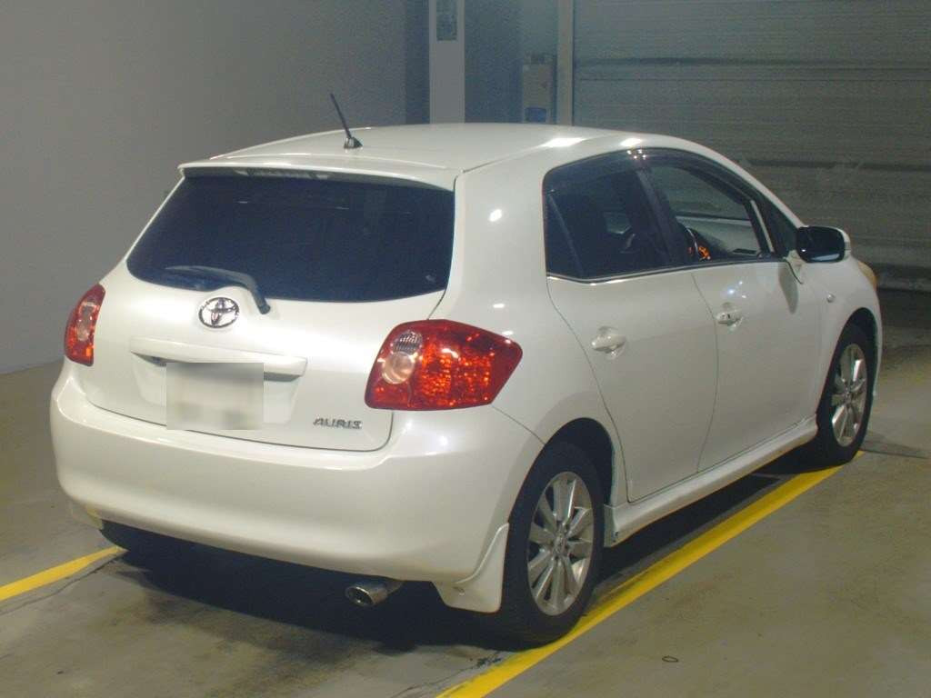 2009 Toyota Auris ZRE152H[1]