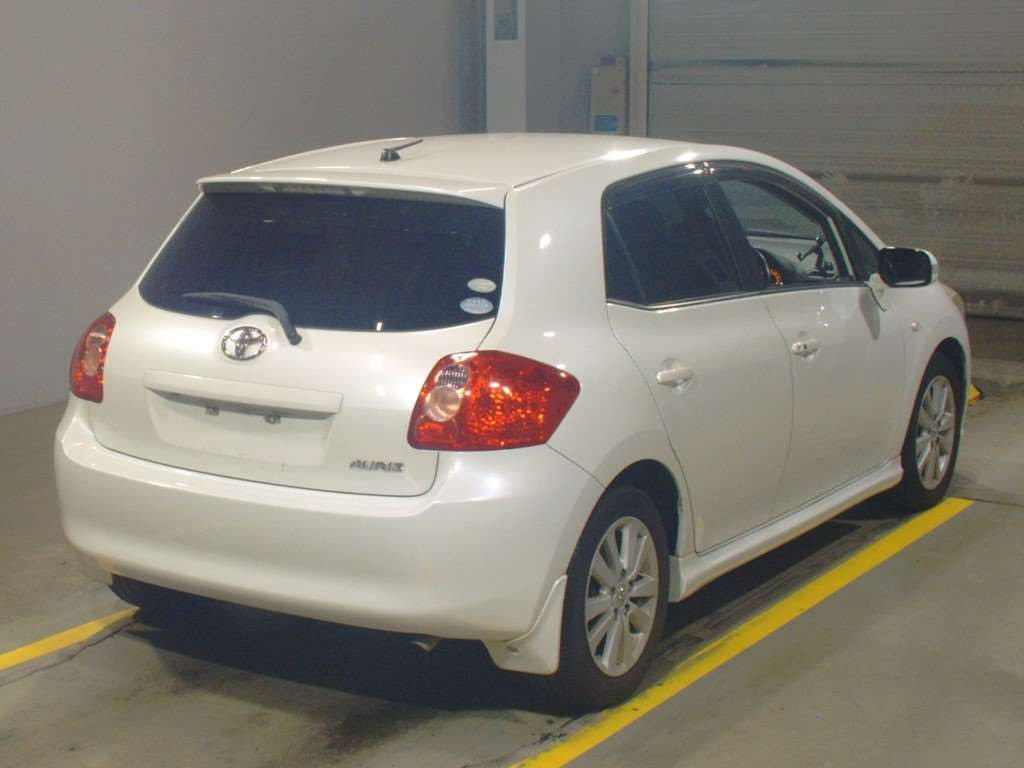 2007 Toyota Auris ZRE152H[1]