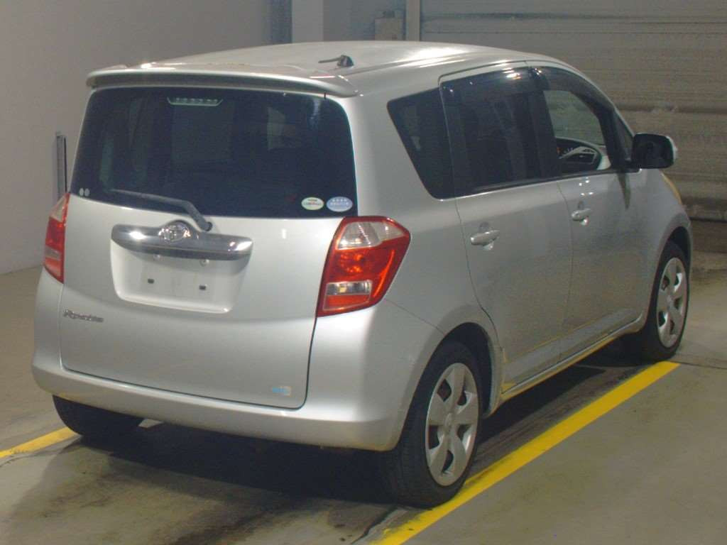 2005 Toyota Ractis NCP100[1]