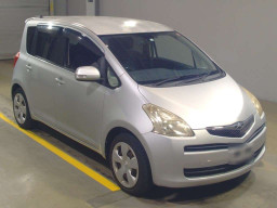 2005 Toyota Ractis