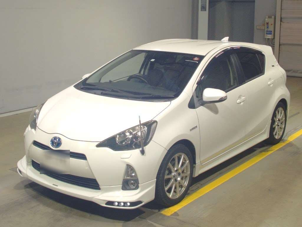 2012 Toyota Aqua NHP10[0]