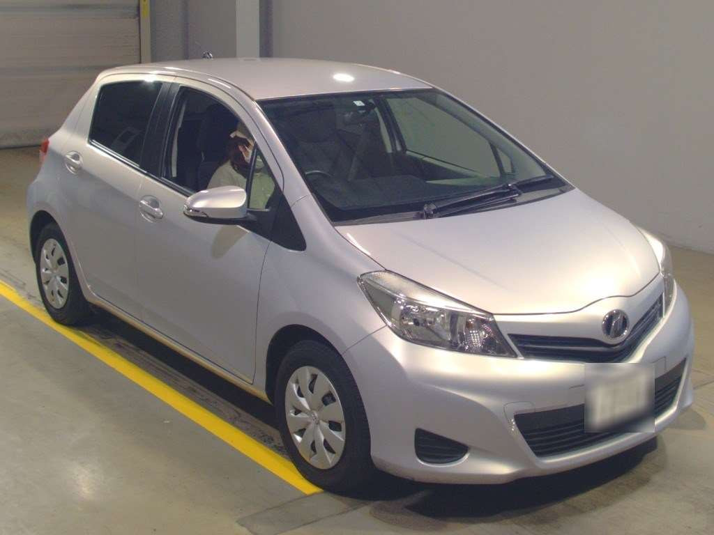 2012 Toyota Vitz NSP130[2]