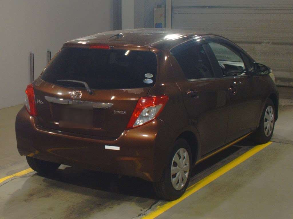 2011 Toyota Vitz KSP130[1]