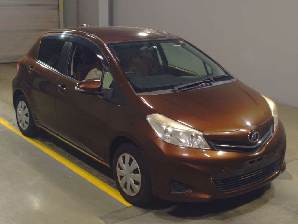 2011 Toyota Vitz KSP130[2]