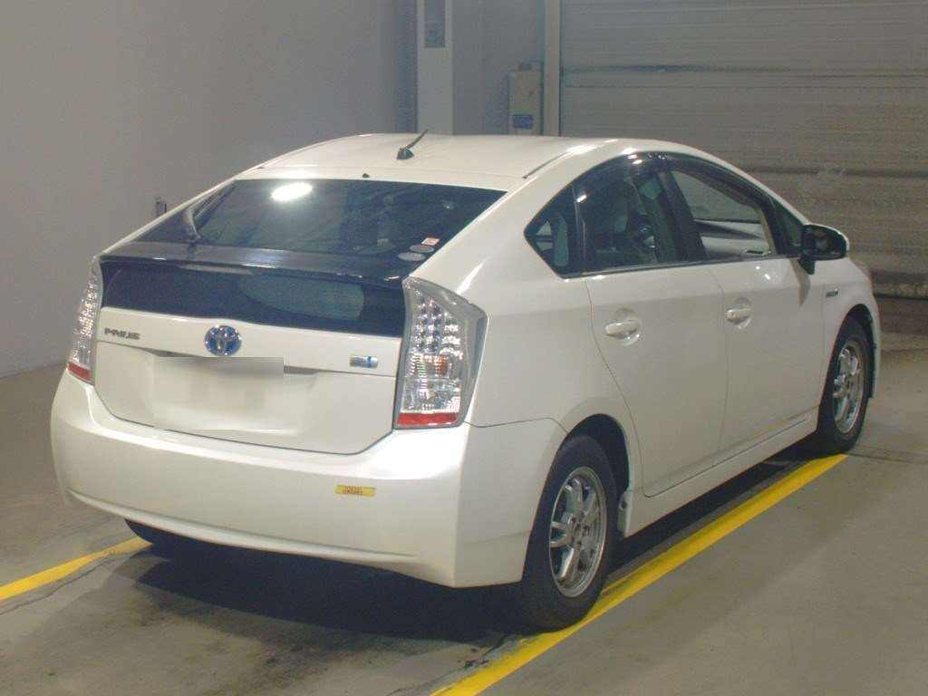 2010 Toyota Prius ZVW30[1]