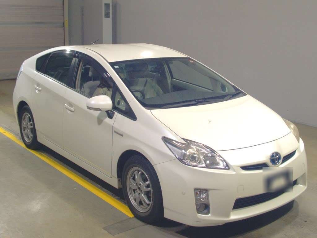 2010 Toyota Prius ZVW30[2]