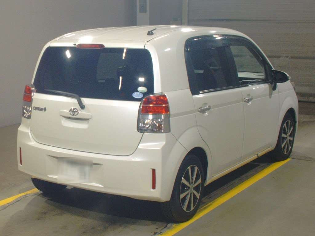 2013 Toyota Spade NCP141[1]