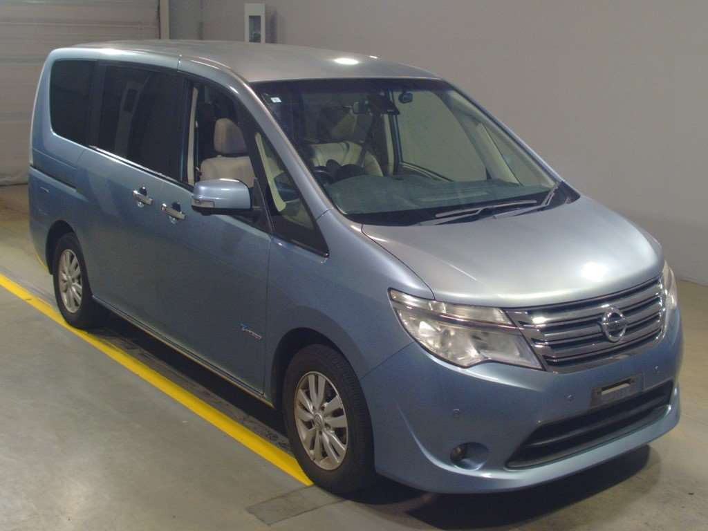 2015 Nissan Serena HC26[2]