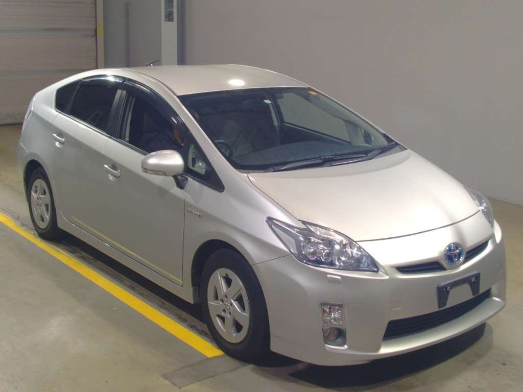 2011 Toyota Prius ZVW30[2]