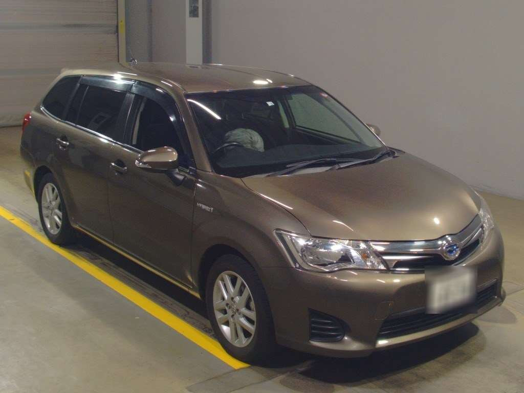 2014 Toyota Corolla Fielder NKE165G[2]