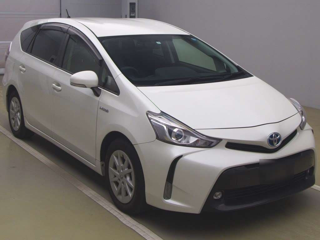 2015 Toyota Prius alpha ZVW41W[2]