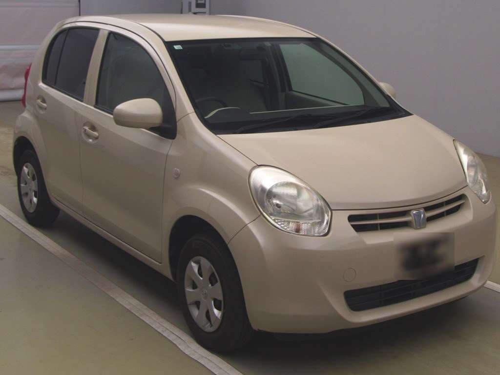 2010 Toyota Passo KGC30[2]