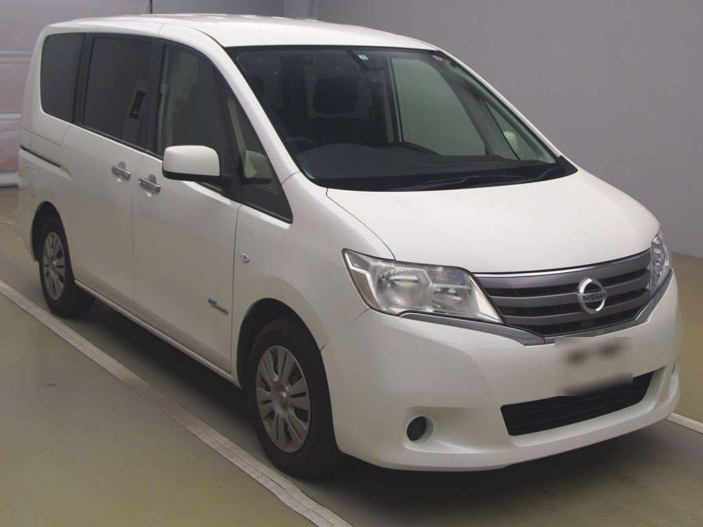 2013 Nissan Serena HC26[2]