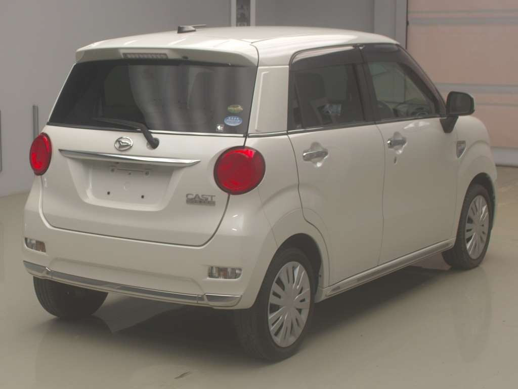 2015 Daihatsu Cast LA260S[1]