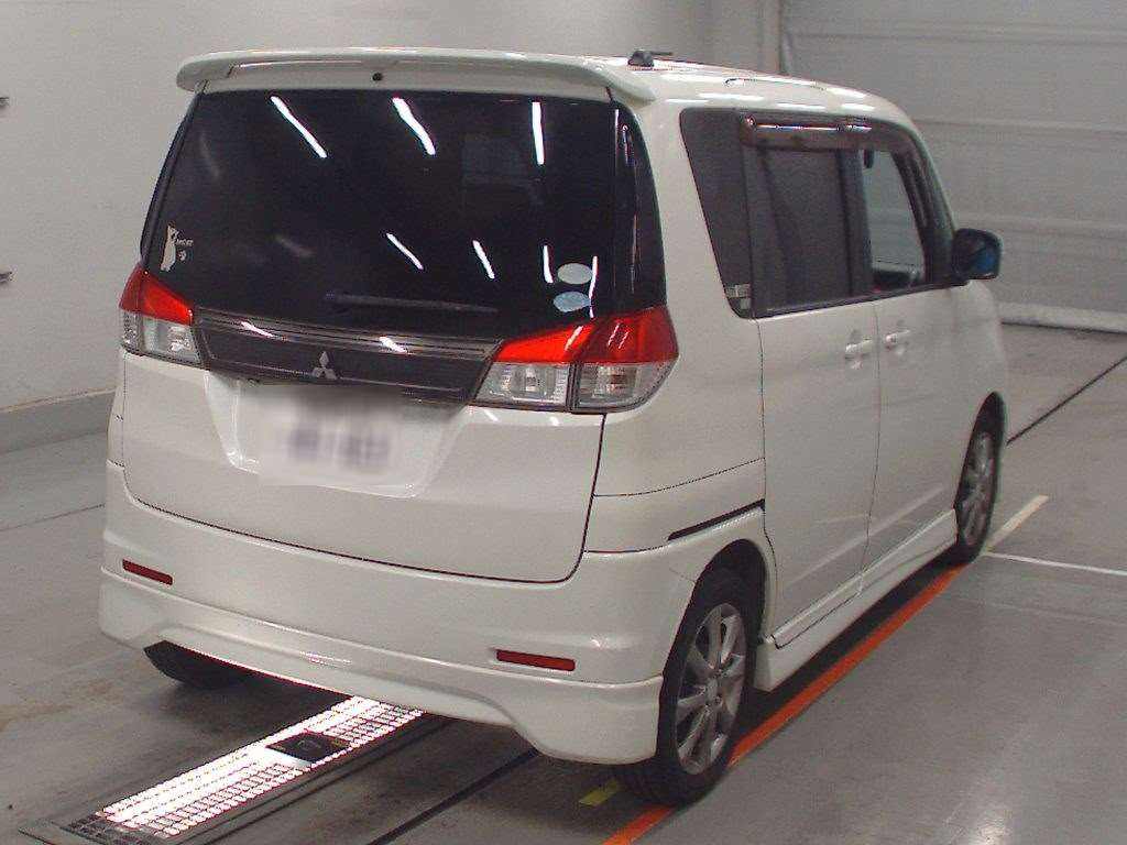 2012 Mitsubishi Delica D2 MB15S[1]