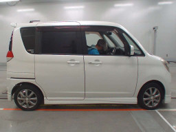 2012 Mitsubishi Delica D2