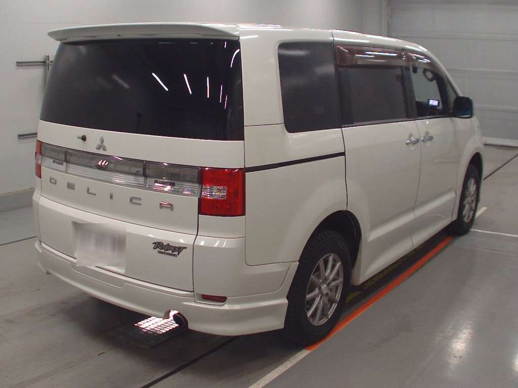 2009 Mitsubishi Delica D5 CV5W[1]