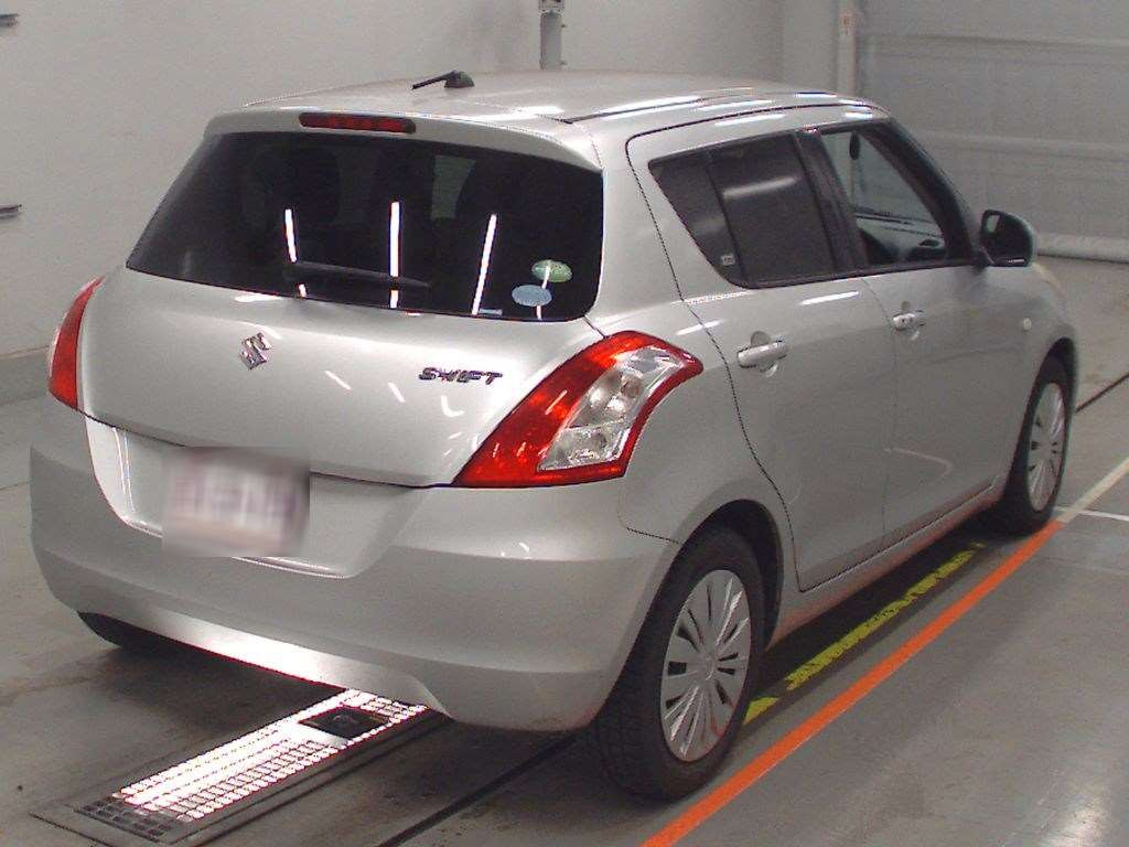 2013 Suzuki Swift ZC72S[1]