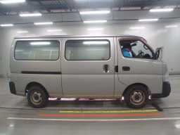 2005 Nissan Caravan Van