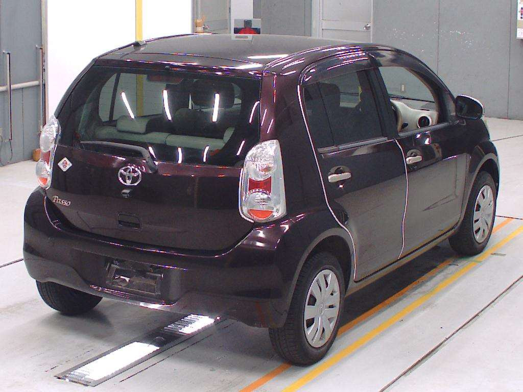 2010 Toyota Passo KGC30[1]