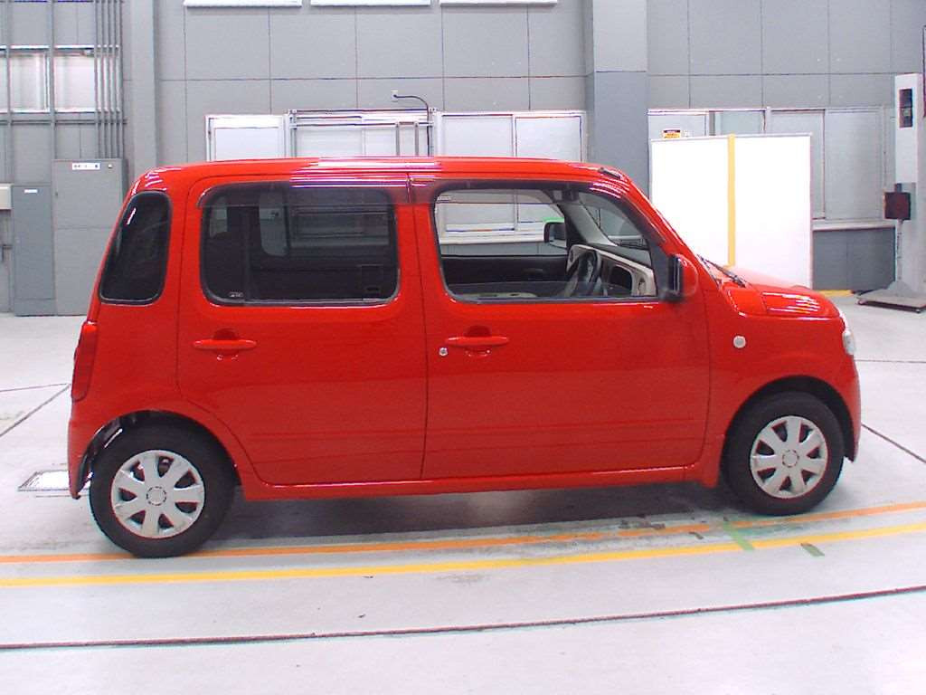 2010 Daihatsu Mira Cocoa L675S[2]