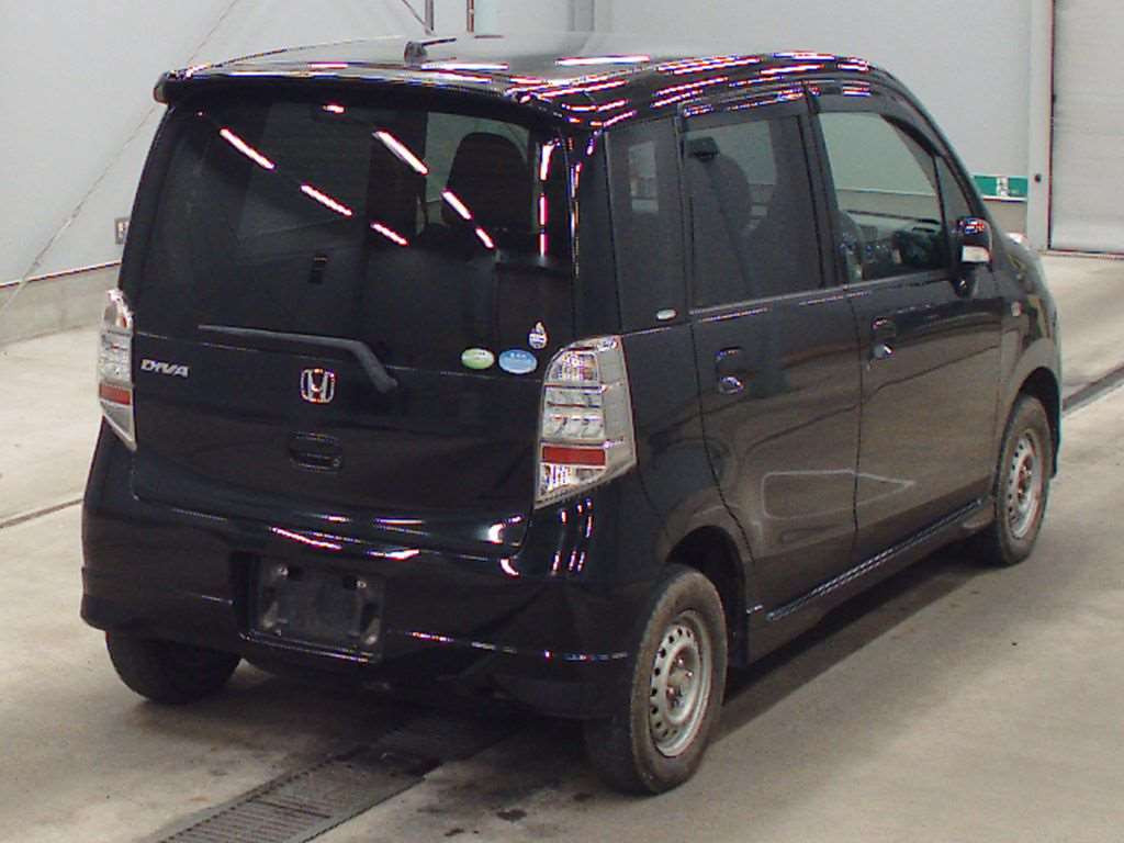 2011 Honda Life JC2[1]