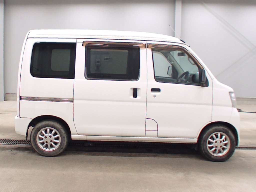 2014 Daihatsu Hijet Cargo S331V[2]