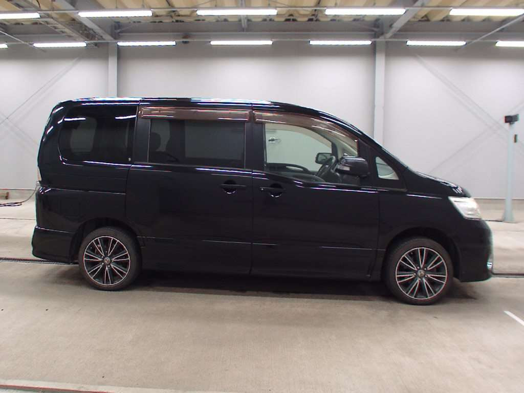 2009 Nissan Serena CNC25[2]