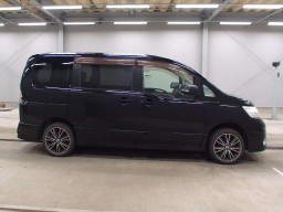 2009 Nissan Serena