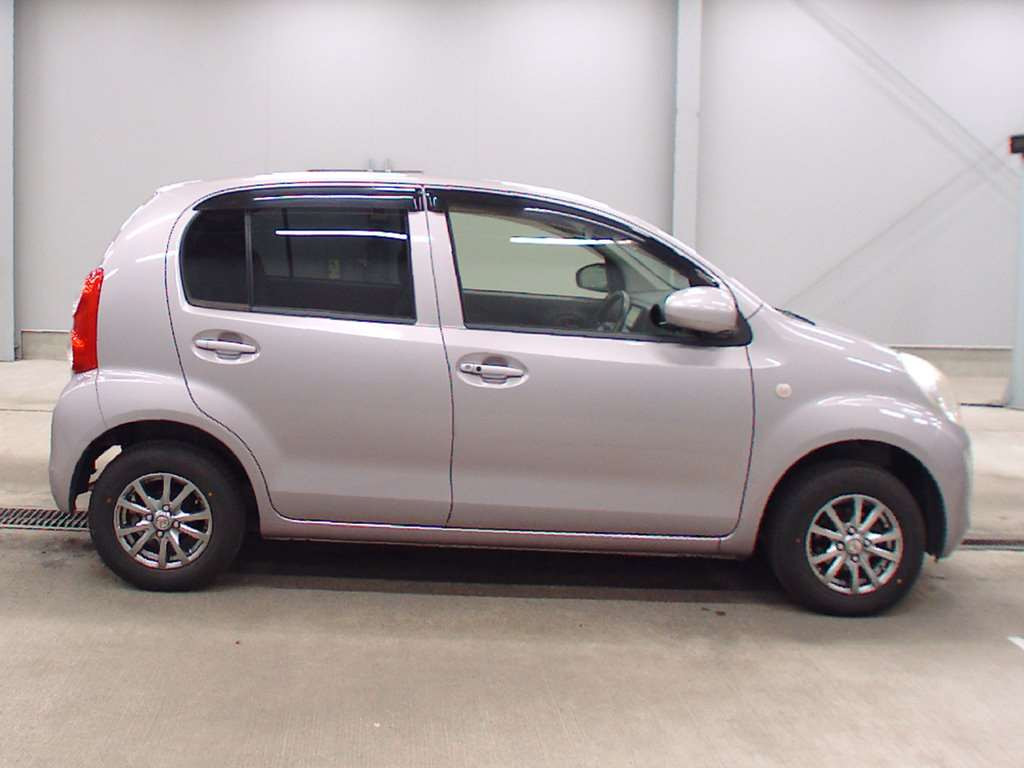 2014 Toyota Passo KGC35[2]