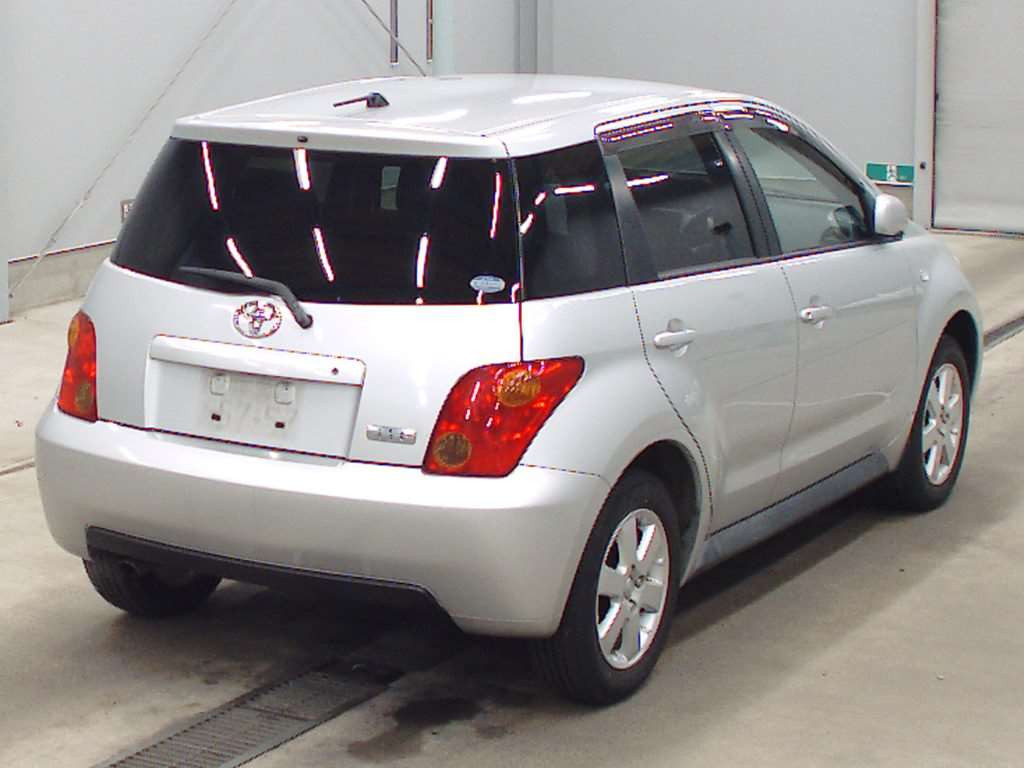 2002 Toyota IST NCP65[1]