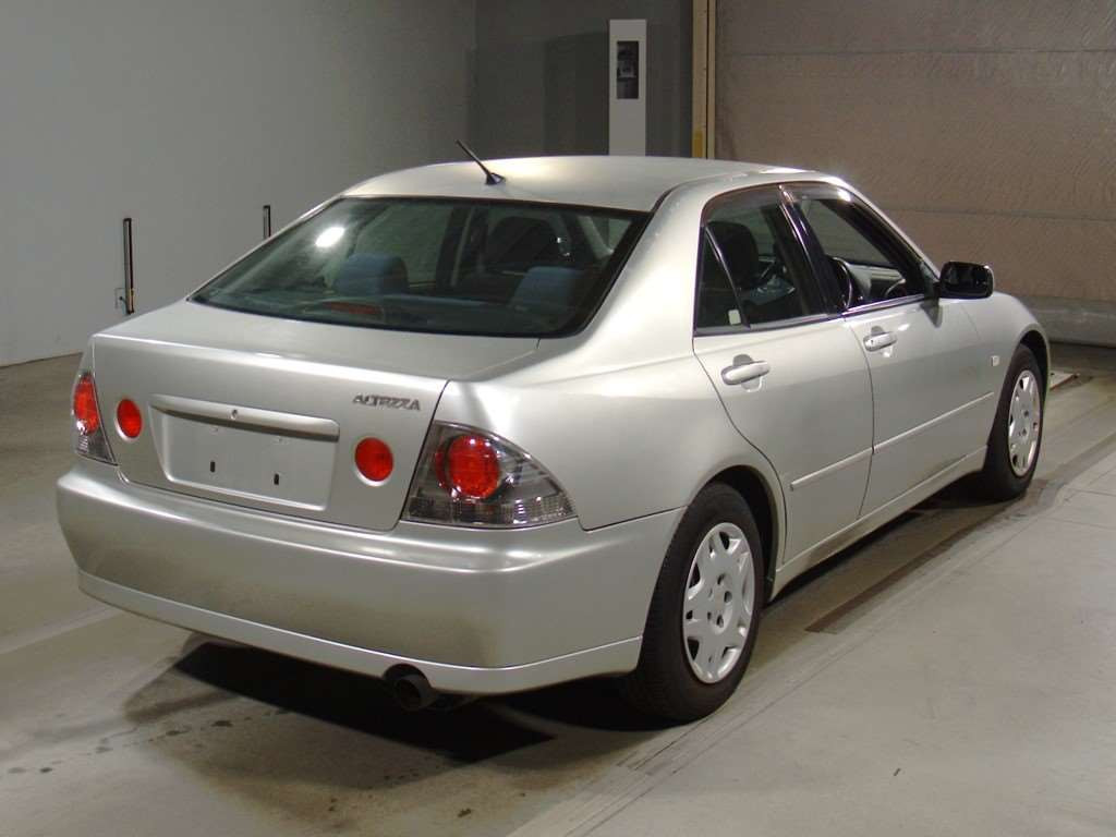 2000 Toyota Altezza GXE10[1]