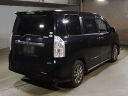 2013 Toyota Voxy