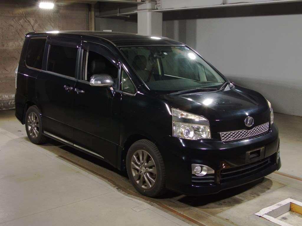 2013 Toyota Voxy ZRR70W[2]