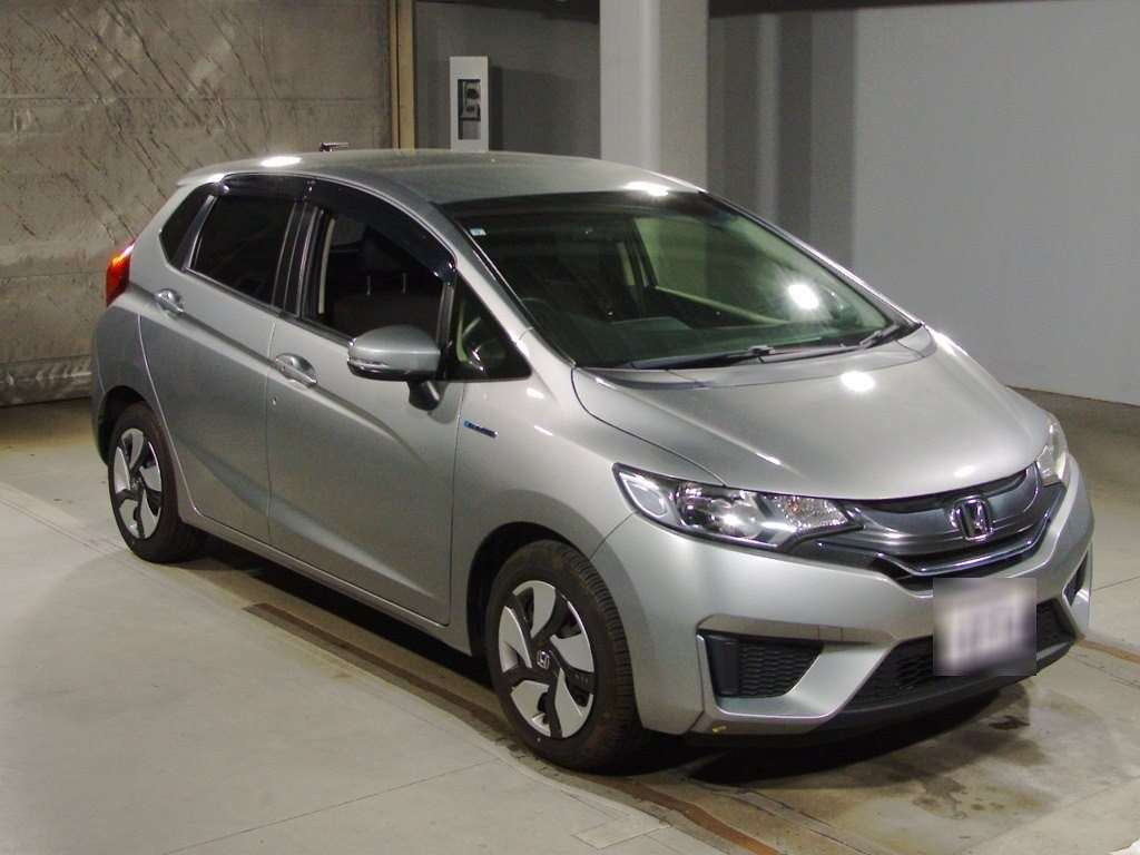 2015 Honda Fit Hybrid GP5[2]