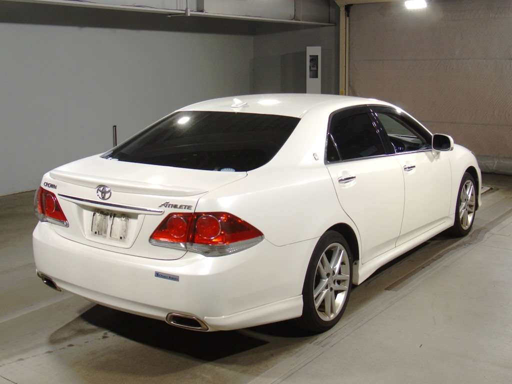 2012 Toyota Crown GRS200[1]